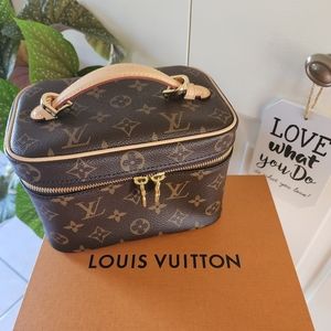 🤎Louis Vuitton Nice Mini Toiletry Pouch 🤎👜 (Price is firm)